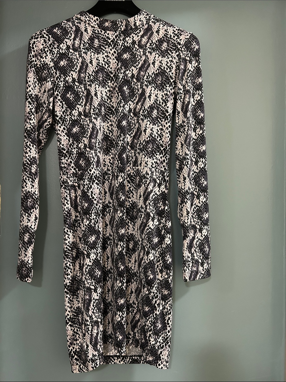 H&M Black & White Snake Print Long Sleeve Body-Con Dress BRAND NEW w/ TAG Size 8